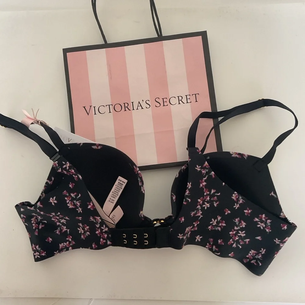 Victorias Secret Love Cloud Black Floral Push Up Plunge Bra Size 34B NWT